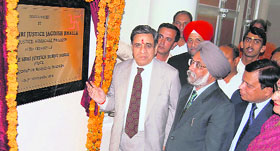 Chief Justice of the Himachal Pradesh High Court Jagdish Bhalla inaugurates the newly constructed judicial complex at Nahan on Sunday.