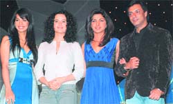  Madhur Bhandarkar, Priyanka Chopra, Kangana Ranaut and Mughda Godse