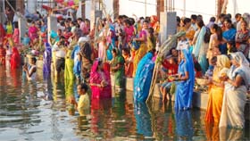 Devotees perform Chhat Puja at Durgiana Temple in Amritsar