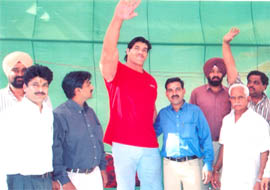 Residents of Abohar with Great Khali who visited the city this day in 1999.
