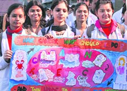 Students of Indira Gandhi Medical College hold a rally in connection with Cancer Awareness Week at Shimla
