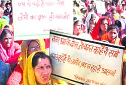 A rally was organised by the Himachal Gyan Vigyan Samiti at Shimla
