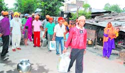 Sikligar and Vanjara Sikhs live in slums of Nizamabad (Andhra Pradesh), 150 km from Hazur Sahib
