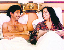 Naseeruddin Shah and Rohini Hatangadi in Mohan Joshi Hazir Ho