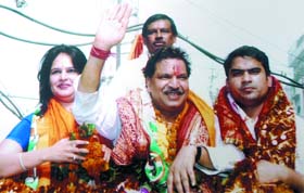 Congress candidate from Sadar Bazar Rajesh Jain with his supporters files papers