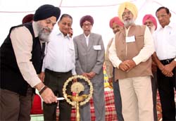 Pbi varsity VC Jaspal Singh inaugurating the conference