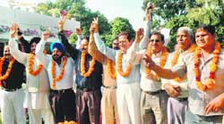 Cong, BJP youth leaders who joined the BSP in Chandigarh on Saturday. 