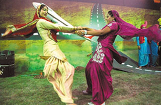 Giddha being performed at the India International Trade Fair-2008 at Pragati Maidan in New Delhi on Sunday.