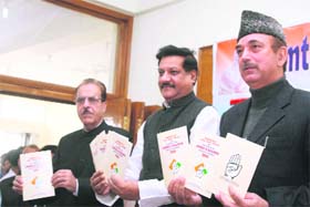 (From right) Senior Congress leaders Ghulam Nabi Azad, Prithvi Raj Chauhan and Saifuddin Soz release the party manifesto in Jammu