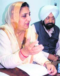 CLP leader Rajinder Kaur Bhattal makes a point at a press conference in Chandigarh