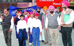 Students participate in a heritage walk organised by INTACH in Amritsar 