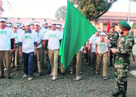 Brig PP Pahwa flags of the Run for Fun.