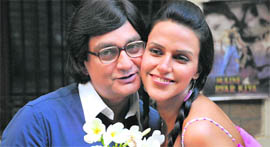 Vinay Pathak and Neha Dhupia in Dasvidaniya