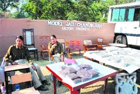 Chana Jor Garam: Nuts on sale at stall by Model Jail