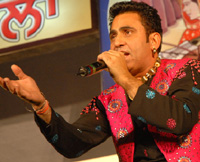 (From left) Mehar Ali, the qawwal from Pakistan, performing at the Virasat Mela in Bathinda late on Saturday night. Punjabi folk singers Satwinder Bitti and Sarabjit Cheema performing on the concluding day of the fair on Sunday. The singers enthralled the audience with their foot-tapping numbers.