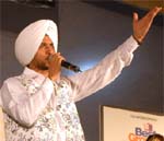 Punjabi folk singer Sukhwinder Sukhi regales the audience at the Virasat Mela