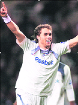 Boltons Johan Elmander celebrates scoring against Sunderland at the Stadium of Light on Saturday.