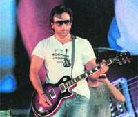 Saif Ali Khan traded his urbanised look for a rustic character in Omkara  