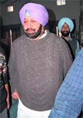 Capt Amarinder Singh goes to address the media in Moti Bagh Palace, Patiala