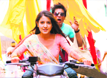 Shah Rukh Khan and Anushka Sharma in Rabb Ne Bana Di Jodi.