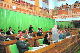  Former Chief Minister Virbhadra Singh making a point on the second day of the Vidhan Sabha session at Dharamsala on Friday.