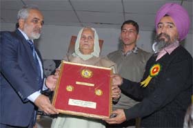 The Bathinda Photojournalists Association on Monday honoured the wife of late Atma Singh Aulakh, a veteran photographer, to whom the two-day photo exhibition held at the Teachers Home was dedicated