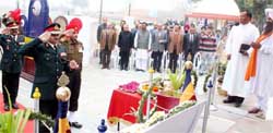 Major Gen A.K. Bakshi saluting at the memorial for the 1971 Indo-Pak war martyrs in Aasafwala, Fazilka, to observe Vijay Diwas