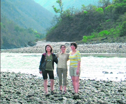 Supreet, Manpreet and Rachna enjoying at Vyasghat.