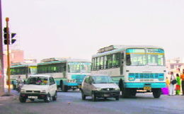 In an apparent violation of the Punjab and Haryana High Court orders, vehicles make a halt on the Zirakpur-Derabassi road causing traffic chaos.