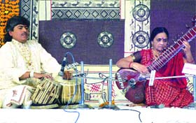 Manju Mehta plays sitar at the sammelan in Jalandhar