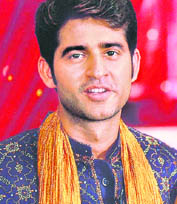 Hiten Tejwani loves watching Friends, Seinfeld and 