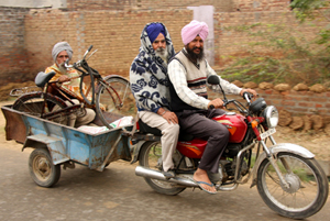 Despite the Peter Rehra having been declared an illegal vehicle by the court, an innovative biker near the Mehraj village in Bathinda district has introduced a motorcycle trolley to ferry people.