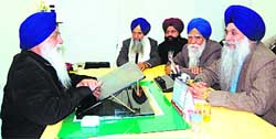 A delegation of Canada-based Sikhs holds a meeting with SGPC chief Avtar Singh 