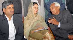 Harsimrat Kaur Badal with senior SAD leaders Sarup Chand Singla and Chiranji Lal Garg in Bathinda