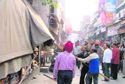 A tehbazari team of the MC removes encroachments in Ludhiana