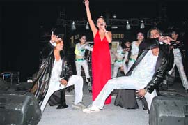 Hard Kaur got everybody grooving with her perfromance