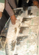 Arms recovered from the criminals.