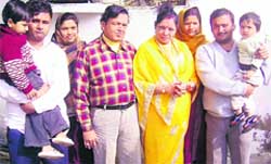 Ashok and his wife Aasha in Farukh Nagar, Gurgaon