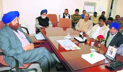 Members of the Municipal Karamchari Dal (MKD), Punjab, during a meeting with Mayor Hakam Singh Giaspura in Ludhiana 
