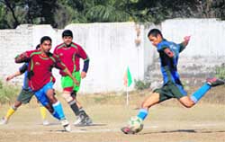 Vijay Cantt player in action