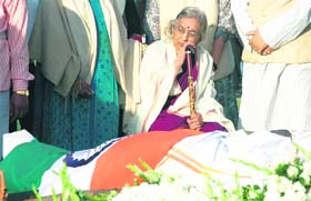Janaki Venkataraman, wife of former President R Venkataraman, during the cremation in New Delhi