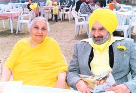 JODI No 1: (right) Capt Shamsher's peeli pagdi is a Basant staple