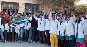 MBBS students of Government Medical College raise slogans against the administration and the police in Amritsar on Monday.
