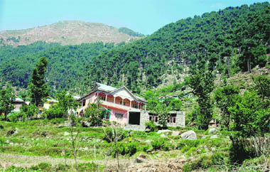 Despite its scenic beauty, the Bani valley in Kathua district has failed to make it to the states tourism map due to the lack of proper infrastructure.