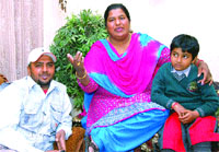 Sudesh with her husband Resham Lal Naurdh and daughter Nancy