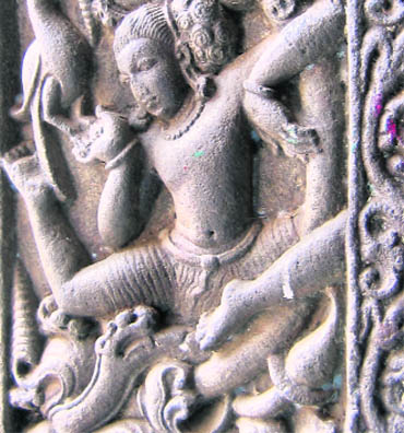  Inside the Rajiv Lochan temple complex there are many beautiful stone-carved ancient statues 