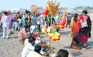 A market view of the Junbeel mela