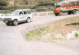 A sharp curve at Slapper on the Mandi-Bilaspur border sometimes proves fatal as a number of vehicles fall here while negotiating the curve.  Many times the vehicles overturn, but national highway authorities hardly seem to bother.  