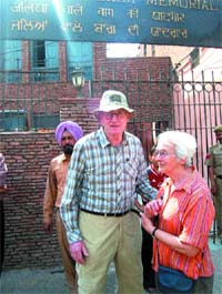 As cops ban entry into Jallianwala Bagh, foreign tourists are left a dejected lot