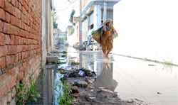 Sewerage water accumulated near Dhaliwal Chowk in ward number 9 of Mansa. Photo by writer